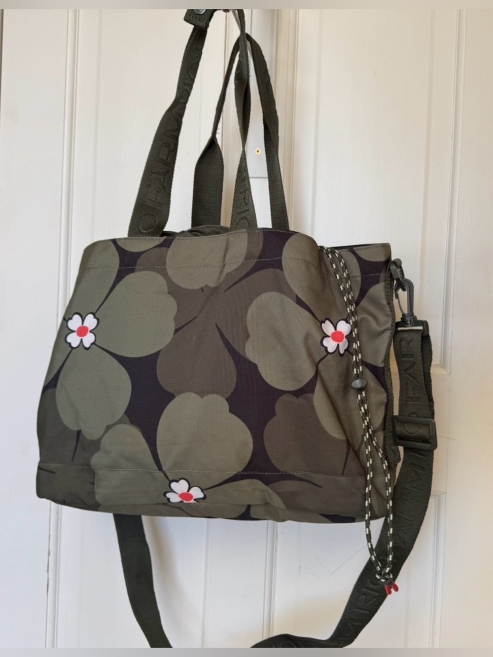 FARM RIO Olive Floral Tote Bag Red Accents - Like New - Picture 2 of 14